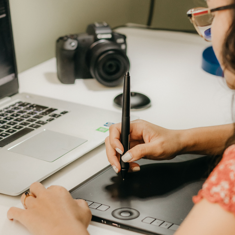 Vous êtes un professionnel des arts graphiques ?